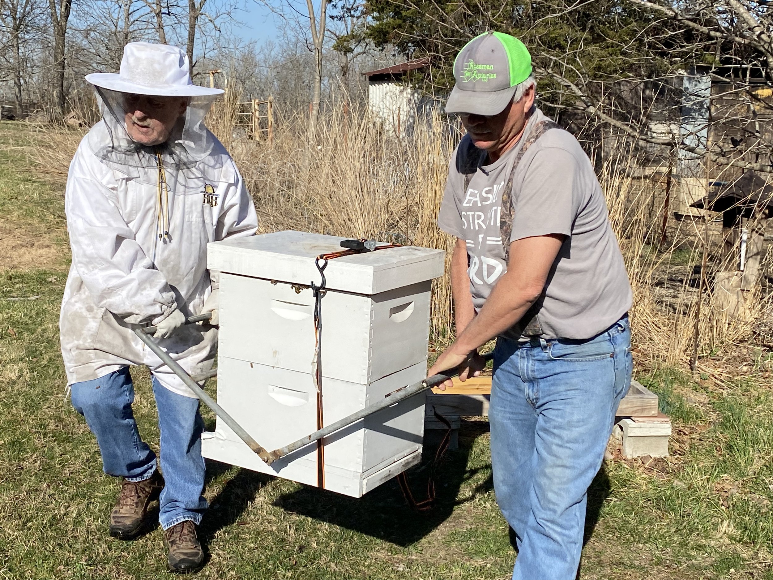 beekeeping adding supers